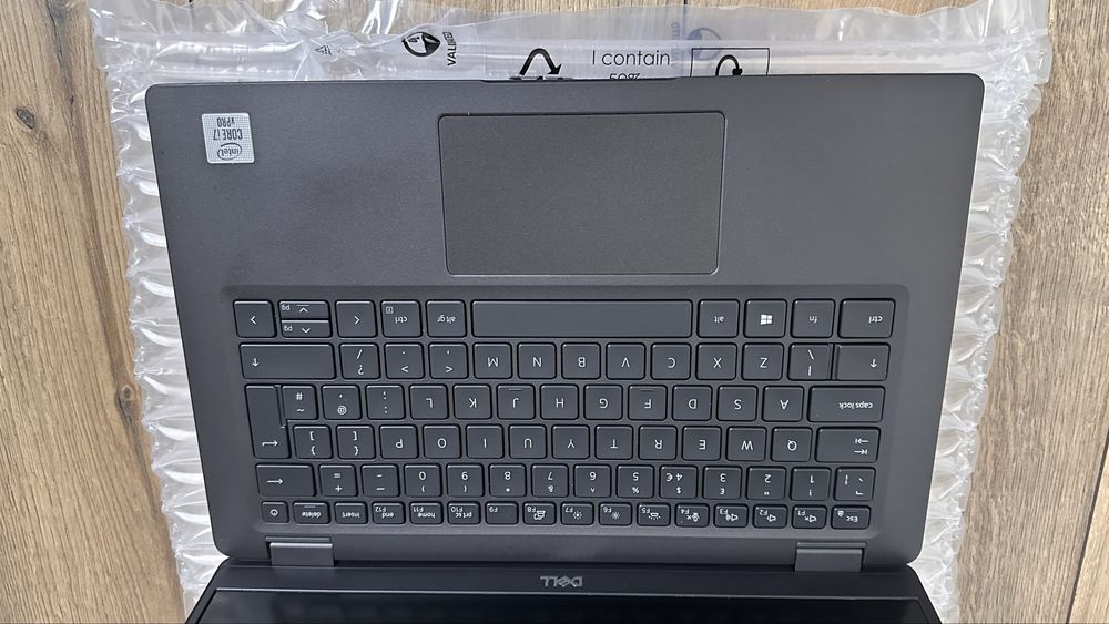 Лаптоп Dell Latudite 7310 FHD 13.3” Тъч / Intel i7- 10610U 16GB RAM 256GB SSD / MS Office 2011 Pro Plus