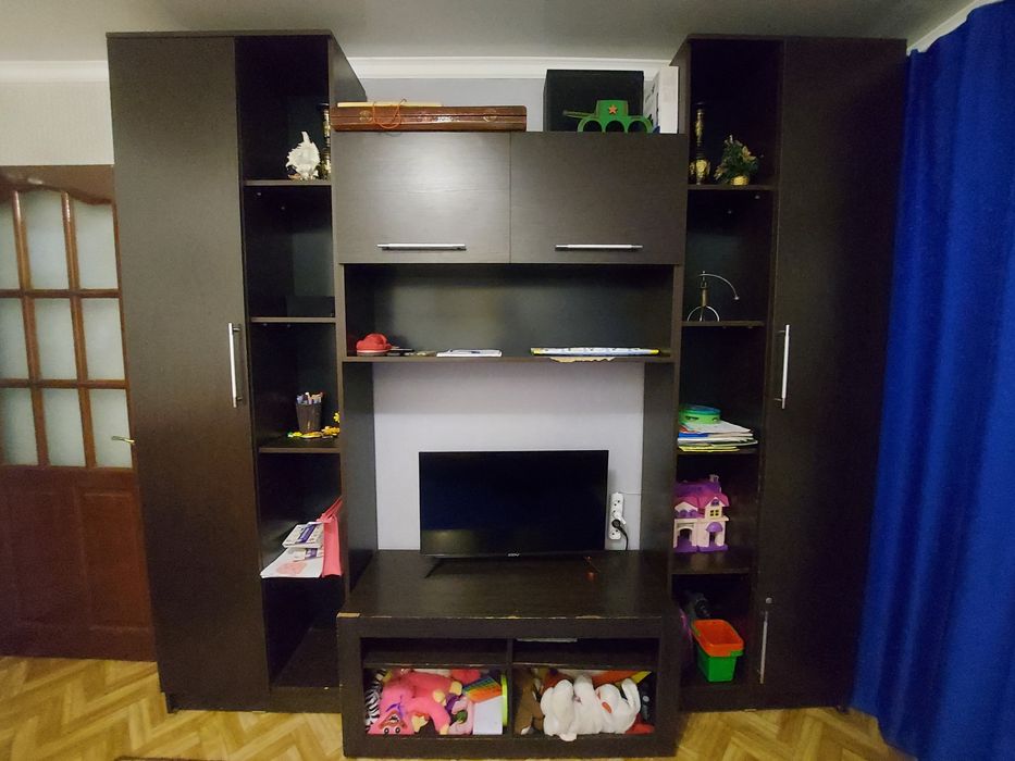 Шкаф для гостиной