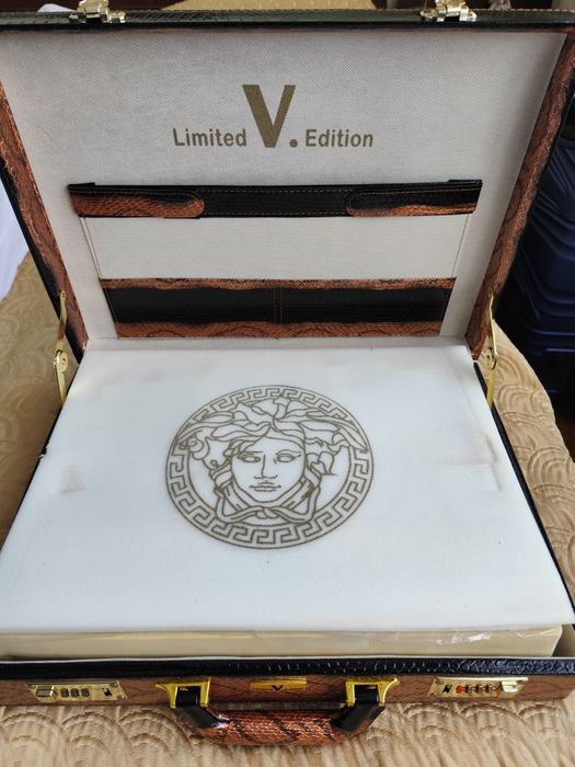 Нов луксозен комплект кухненски прибори за 12  човека