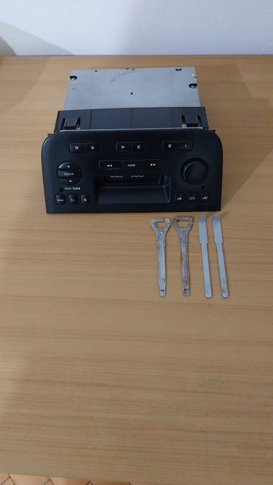 Оригинално радио за ПЕЖО 406