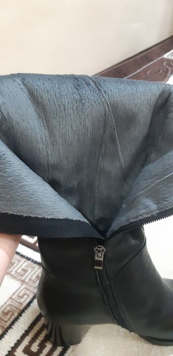 Продаются женские кожаные сапоги
