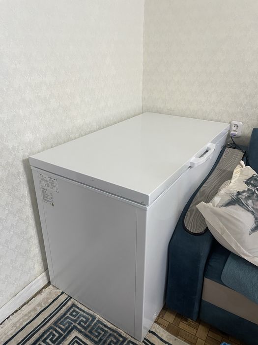 Морозильник в идеальным состояние 290л