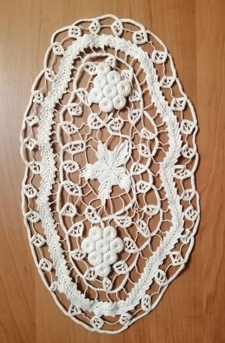 Mileuri și fețe de masă din macrame