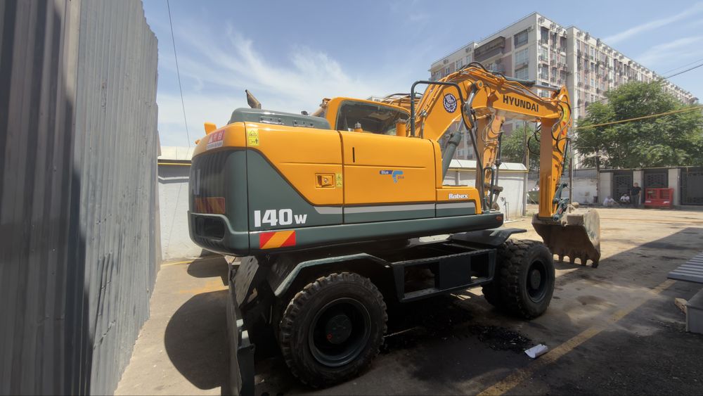 Ekskavator. Hyundai 140