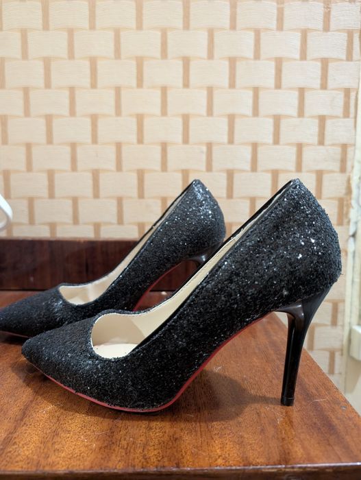 Вечерние туфли-шпильки