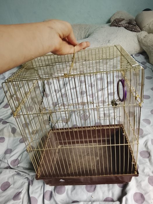 Продам Клетку для папугая