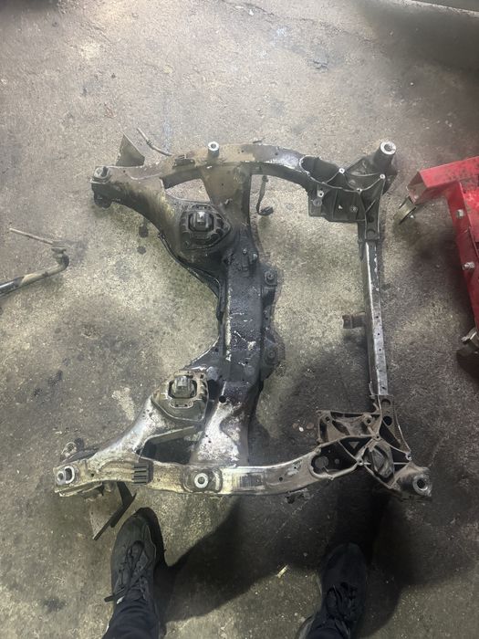 Преден мост бмв ф01 ф02