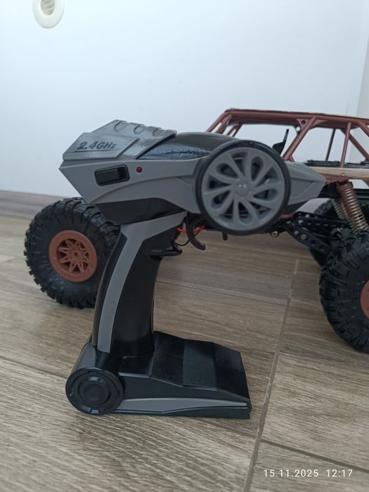 Продам радиоуправляемую машинку
