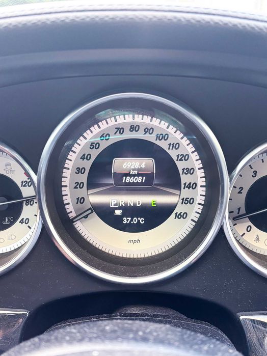 Mercedes-Benz CLS 550 / AMG / Harman-Kardon / Масаж / Подгрев / Обдухване / Кожа / Щора