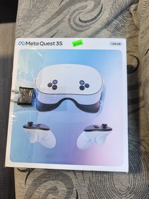 VR очила Meta Quest 3S, 128GB, бели
+ подарък US към EU адаптер