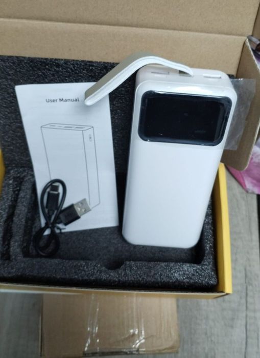 50000 mAh-Baterie externa cu afișaj led și lanternă