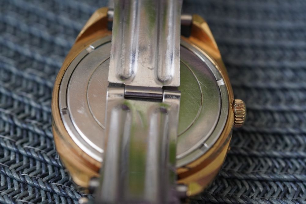 Оригинален съветски мъжки ръчен часовник Слава в прекрасно състояние