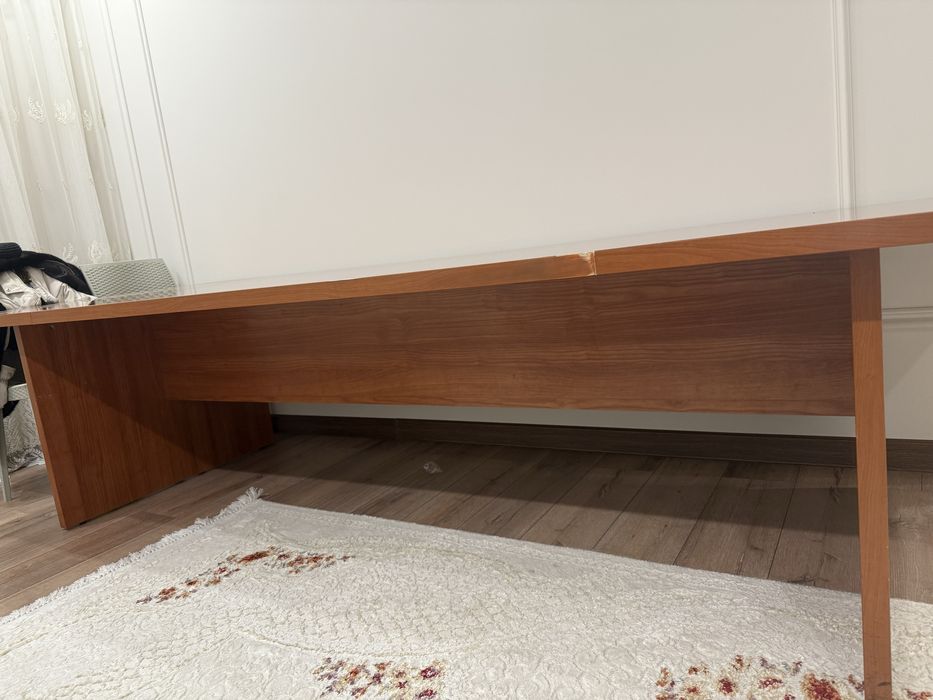 Продам стол для гостей