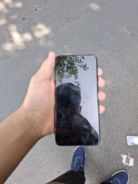 Iphone 11pro max sotiladi