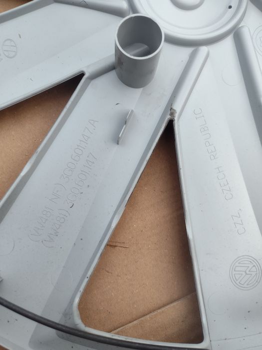 Нови.Оригинални Тасове 16 цола