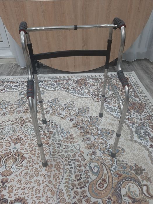 Продаю ходунок для взрослых