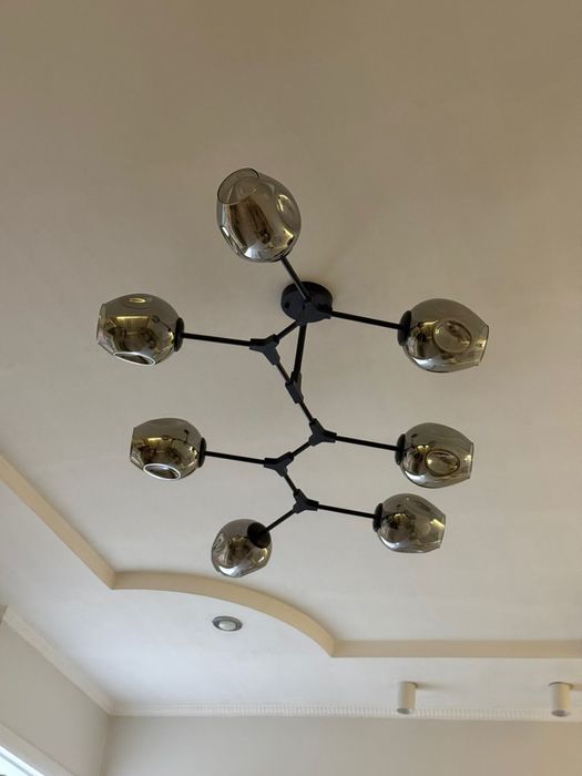 Продам люстру в отличном состоянии