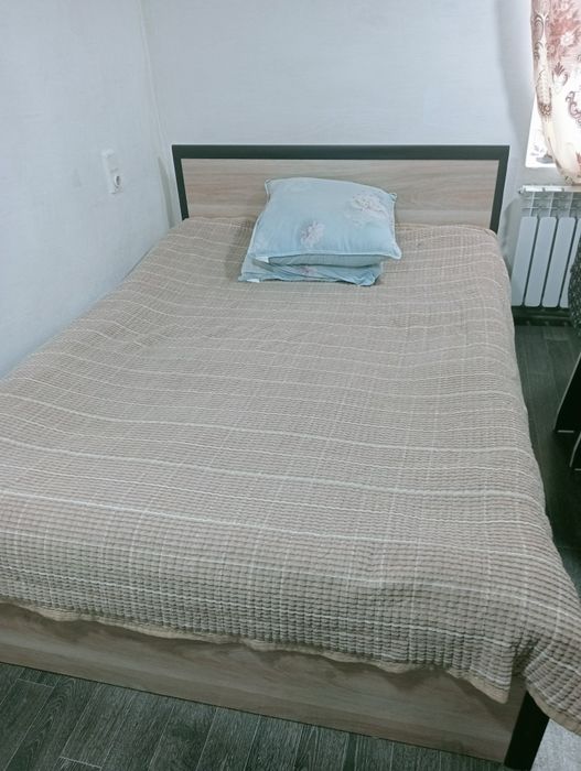 Продам шкаф и кровать.