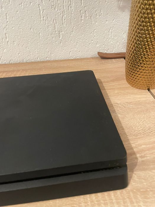 Vand ps4 slim 1 tb