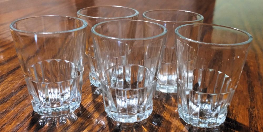 Ордьоври, чаши и прибори