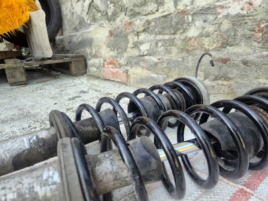 Комплект Задни Амортисьори EDC за BMW E65!!!