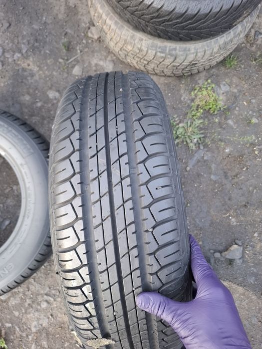Vand 1 sau 2 anvelope 195 65 15 noi 1 buc michelin 1 buc dunlop