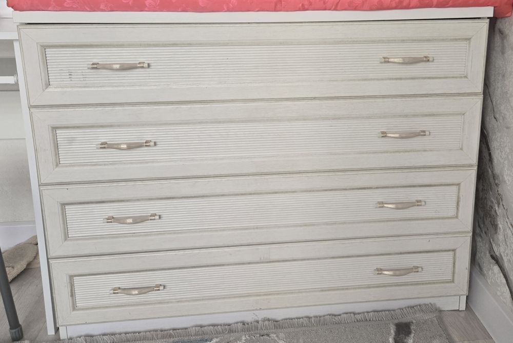 Продам шифонер и комод для спальни