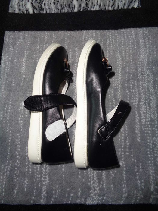 Vand pantofi fetita 4.