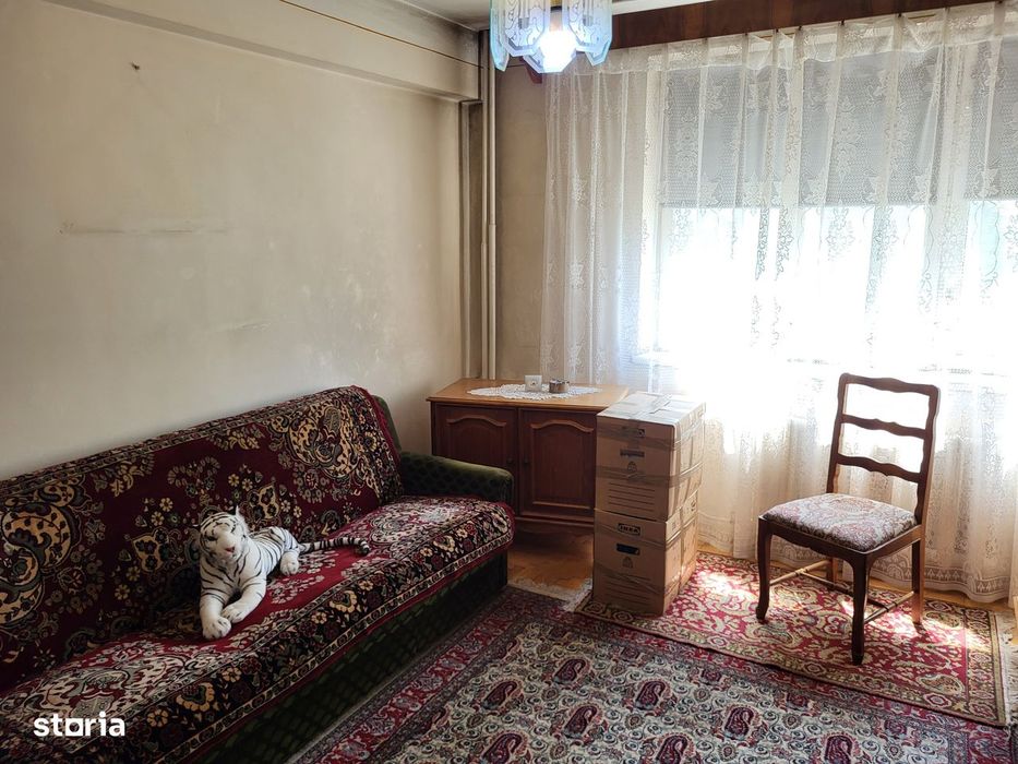 Apartament 2 camere, etaj 1, zonă gara Focsani.