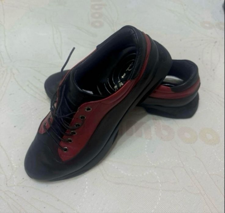 Кроссовки женские кожаные