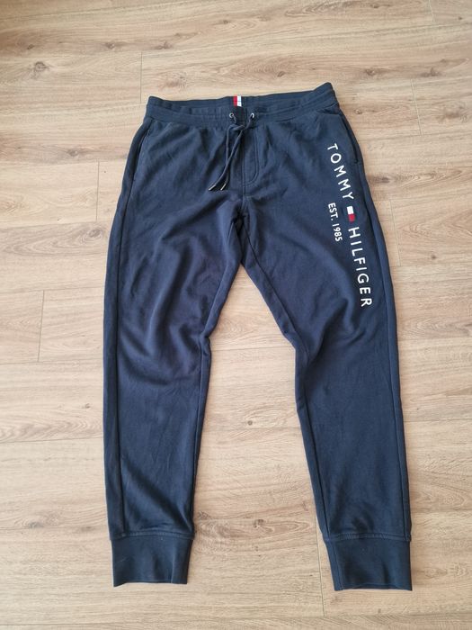 Страхотно мъжко спортно  долнище TOMMY HILFIGER XL / 2XL
