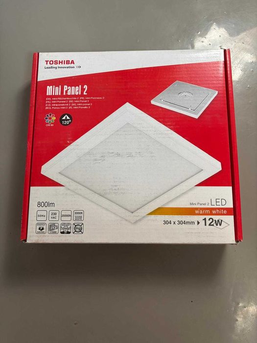 panou LED pătrat de la Toshiba