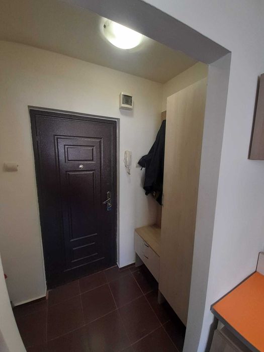 Inchiriez garsoniera