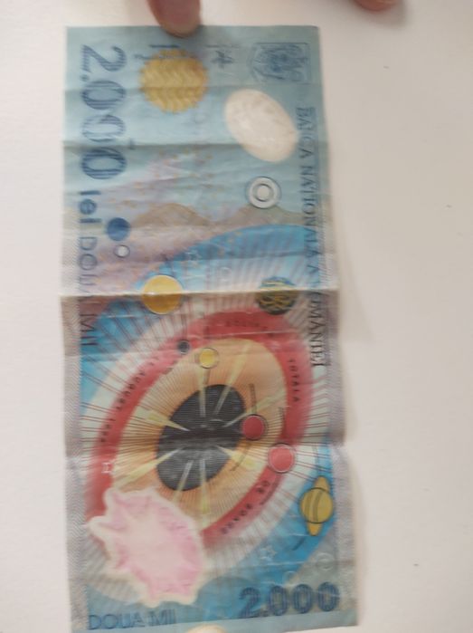 Bancnota 2000 bine întreținută