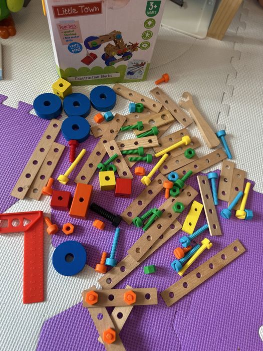 Masa de lucru pt copi si scule