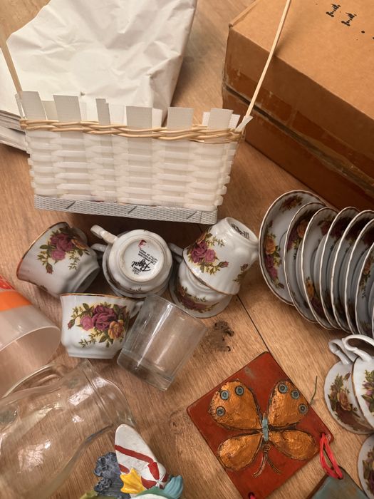 Set cani si farfurii cafea obiecte ornamentale