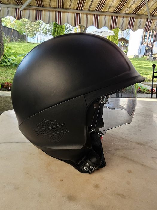 Vând casca moto Harley Davidson
