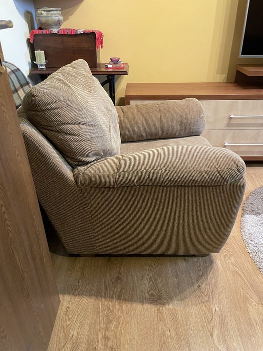 Set canapea + fotoliu – foarte comode, stare bună