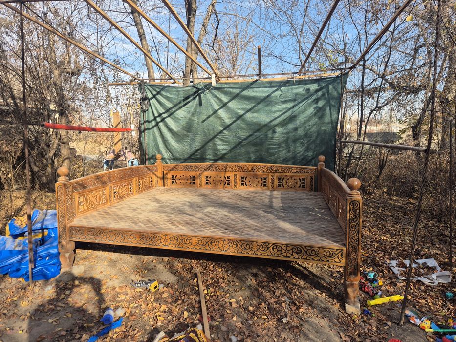 Тапчан деревянный  орех Б/У