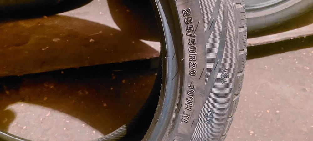 Шины зимние 255/50R20