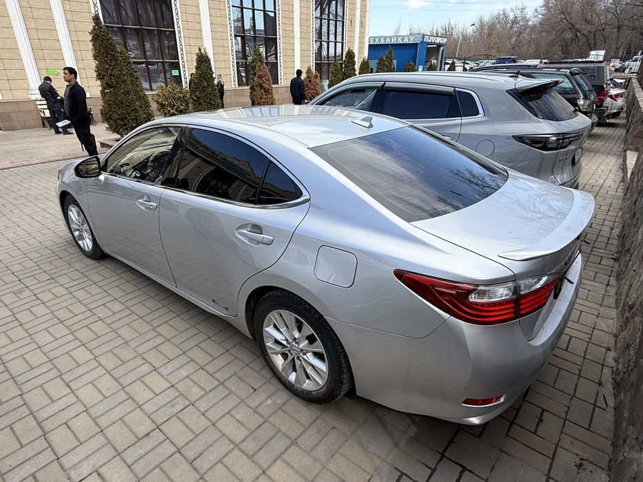 Lexus ES 300h Казахстанский учёт