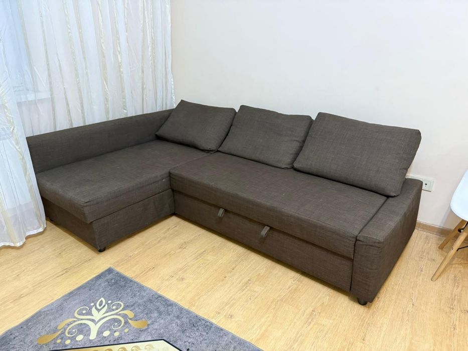 Диван угловой в хорошем состоянии