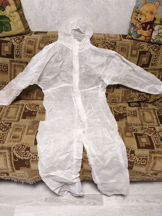 Защитный комбенизон и халат