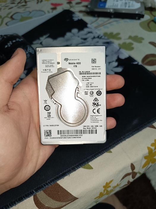Seagate Mobile HDD емкостью 1 ТБ (модель ST1000LM035)
Специализированн