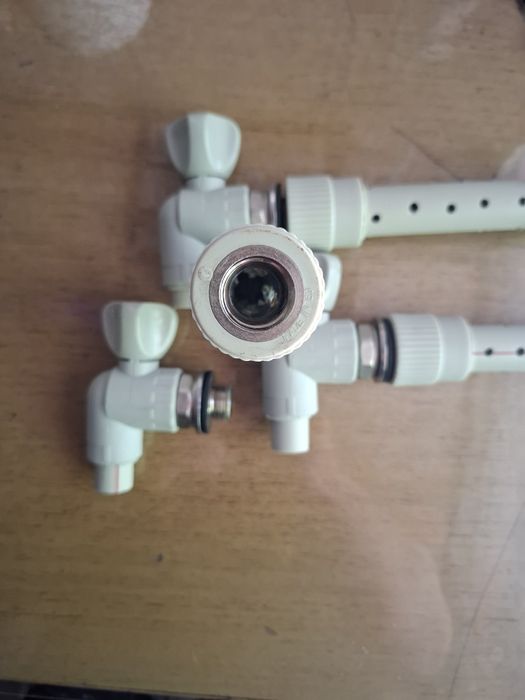 Продавам канелка за бидон 1/2