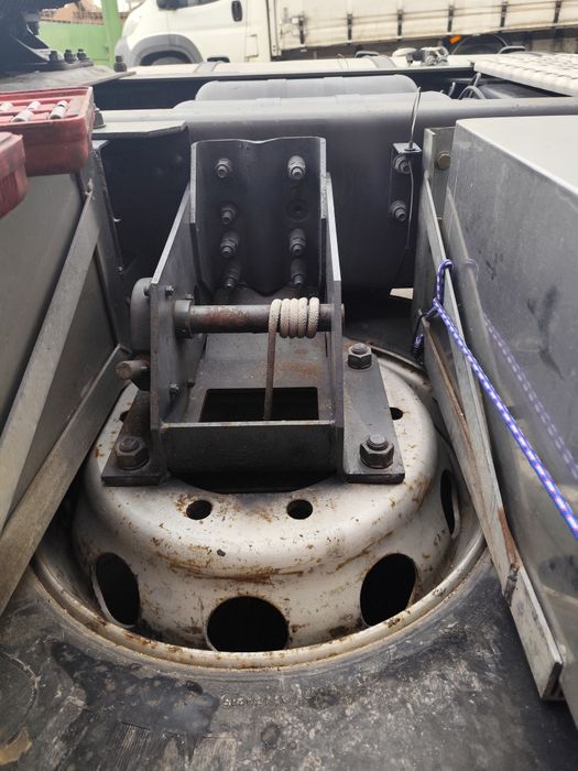 Стойка резервна гума Scania