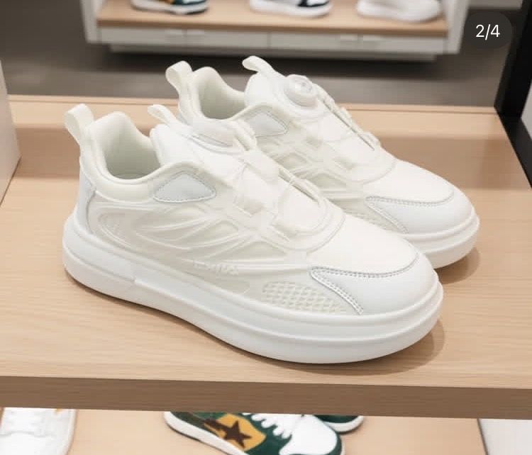 Срочно! Оптовая партия кроссовок