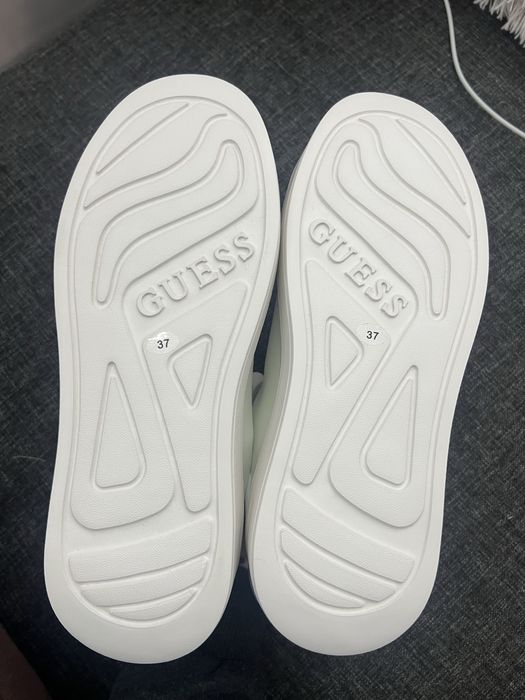Оригинални маратонки Guess, 37 номер