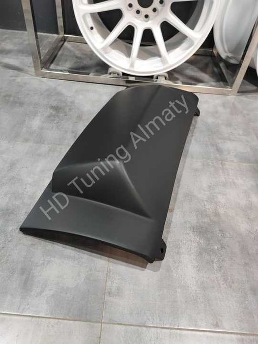 Заглушка заднего бампера Cadillac Escalade