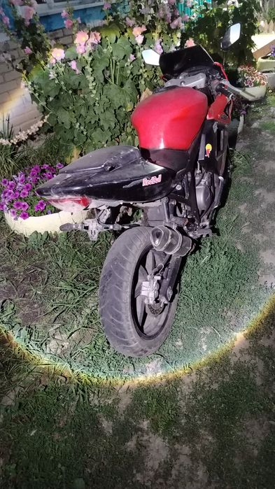 Продам мотоцикл 250кубов.